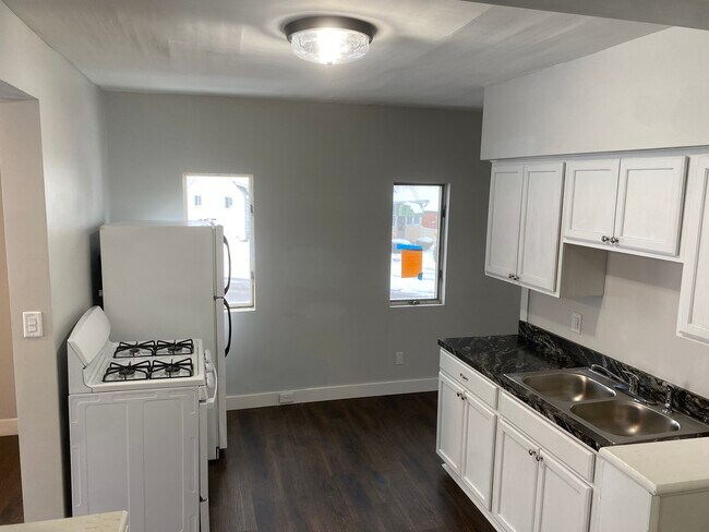 Foto del edificio - 340 N Park St