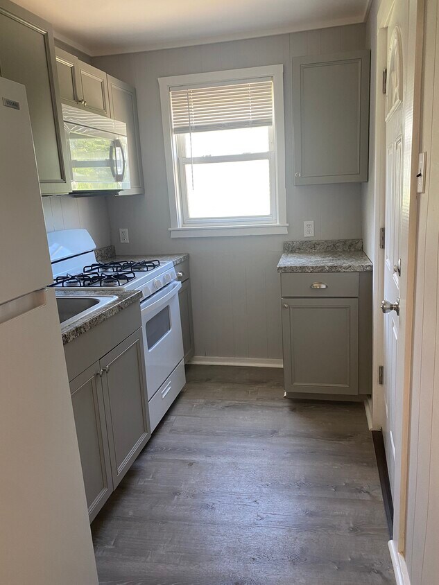 Foto principal - 140 Pinehurst Ave