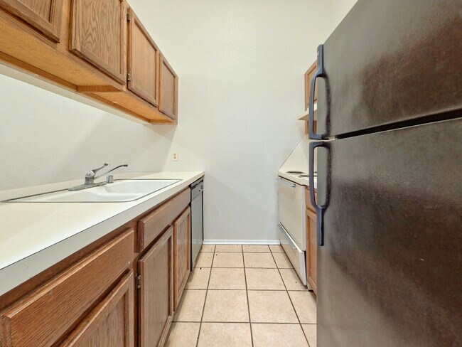 Building Photo - 123 N Troy Ave