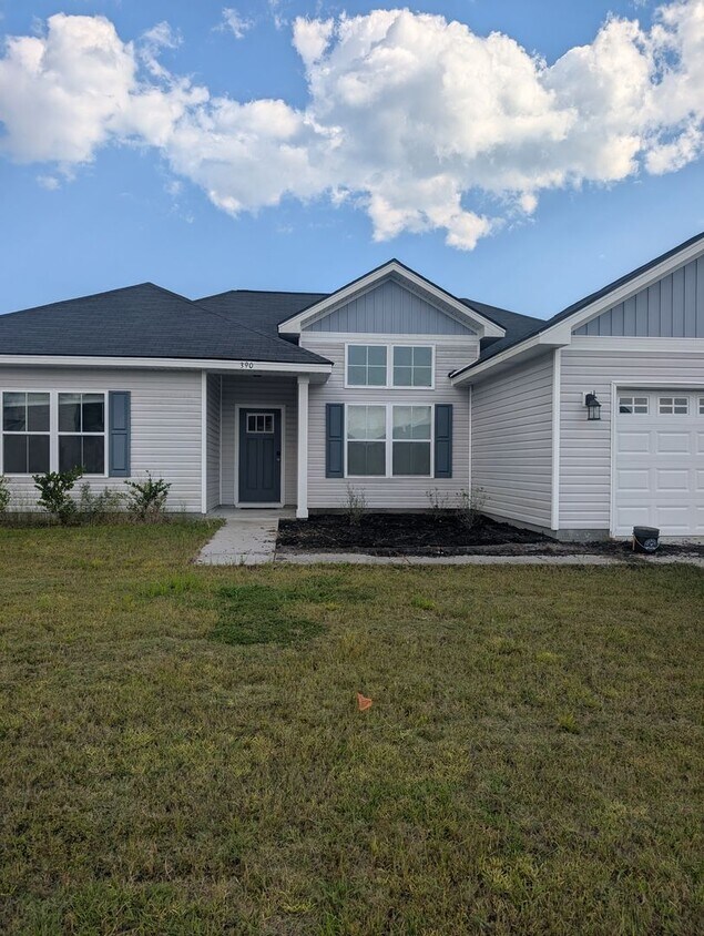 Primary Photo - ? For Rent – Spacious 4 Bedroom, 2 Bathroo...