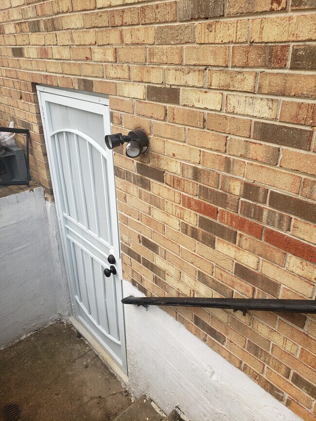 Foto del edificio - 9602 Gwynndale Dr