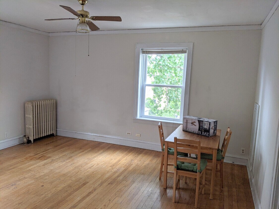 Table area - 833 Hamlin St
