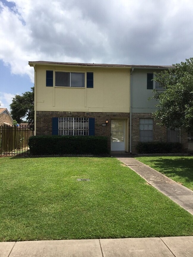 Building Photo - *GORGEOUS REMODELED TOWNHOME*SOUTH BOSSIER*