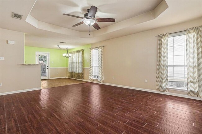 Foto del edificio - 4291 Poplar Dr