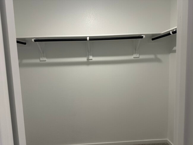 Foto del edificio - 4033 Equestrian Dr