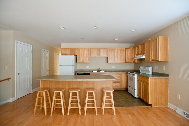 Foto del edificio - 3255 N Oakland Ave