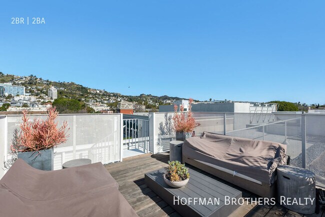 Foto del edificio - 1030 N Kings Road West Hollywood, CA 90069