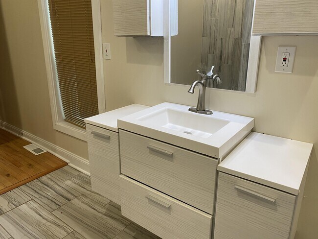 Foto del edificio - 140 N Pearl St