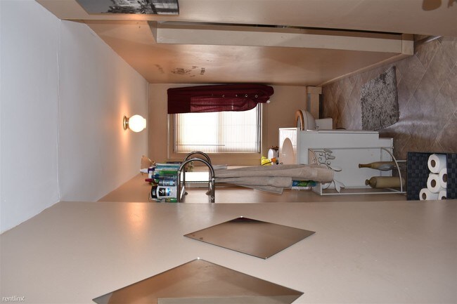 Building Photo - 2 br, 1 bath Apartment - 29 College Rd