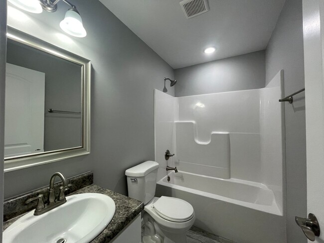 Foto del edificio - NEW HOME!  221 Macintosh Lane 3 bedroom, 2...