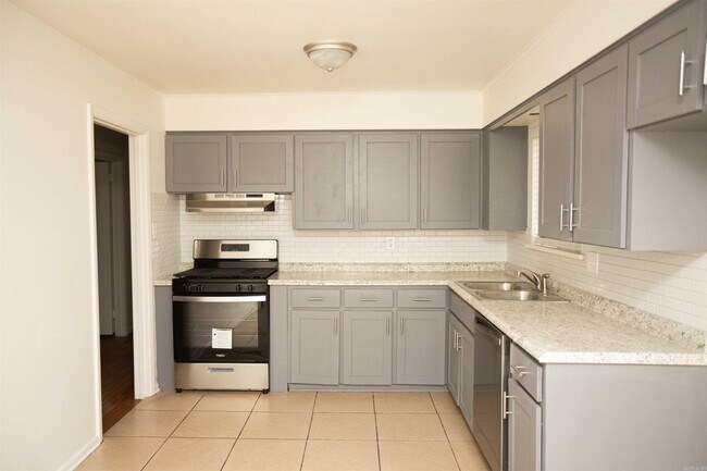 Building Photo - 5613 Allen St