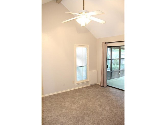 Building Photo - 1409 Autumn Chase Square