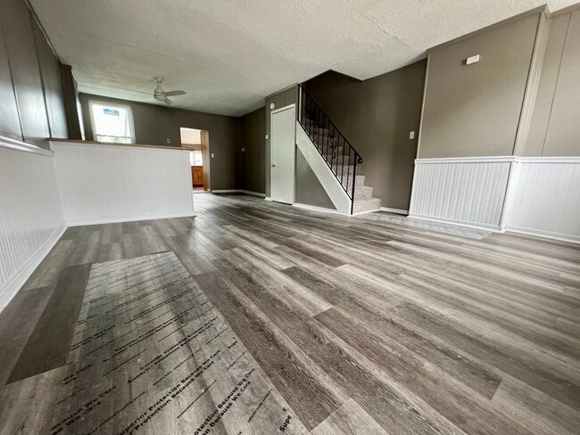 Building Photo - Stunning 4-Bedroom Townhome in Brookhaven! Available mid-September!
