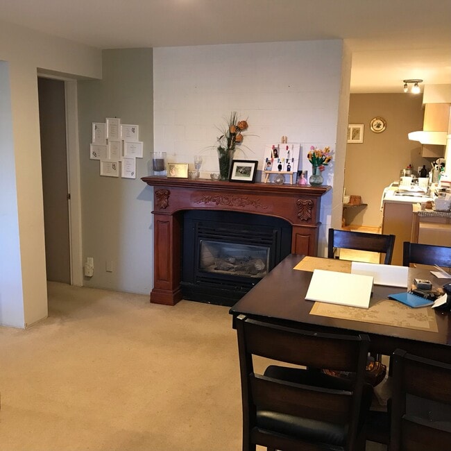 Building Photo - 15091 Royal Av