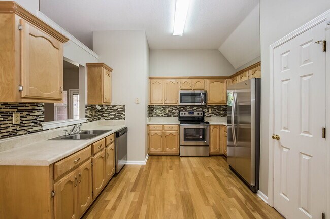 Building Photo - 8180 Cross Point Dr