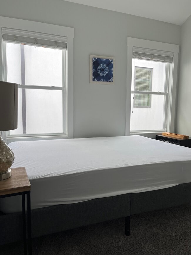 Building Photo - 1705 14th Ave S