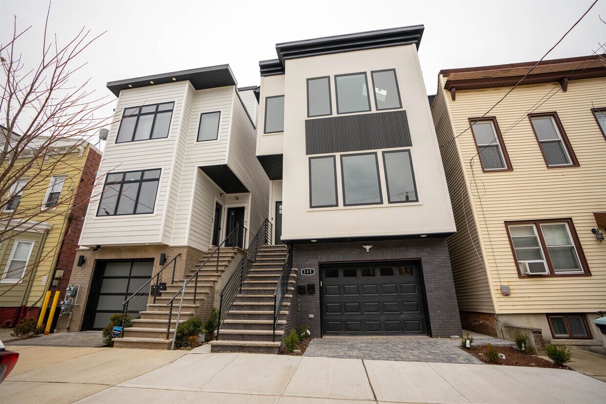 Foto principal - 111 Poplar St
