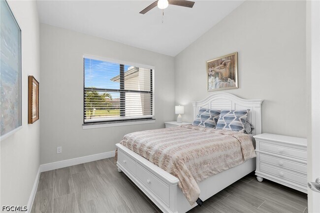 Foto del edificio - 635 NE 7th Terrace