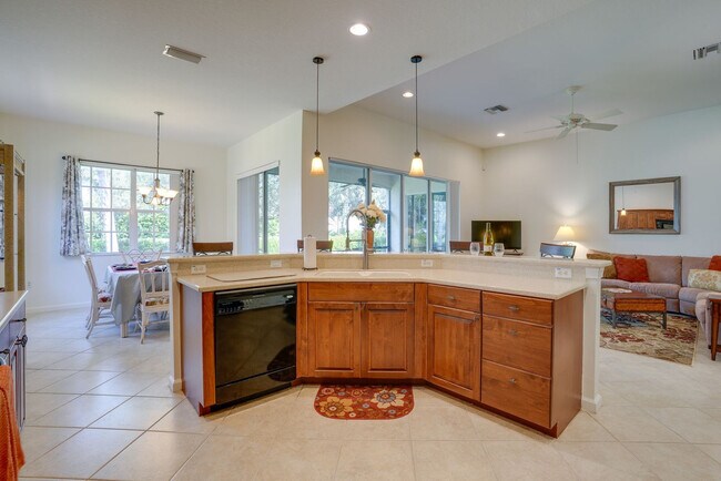 Foto del edificio - 5557 Whispering Willow Way