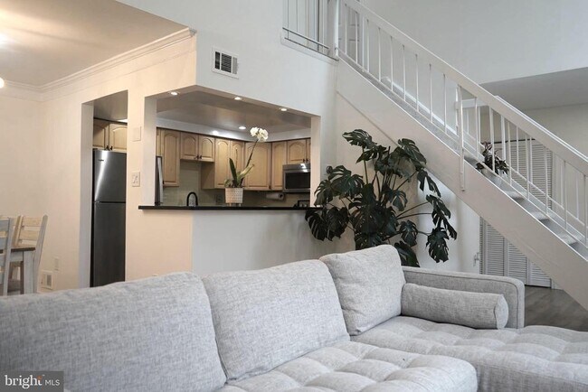 Building Photo - 129 Willow Pl