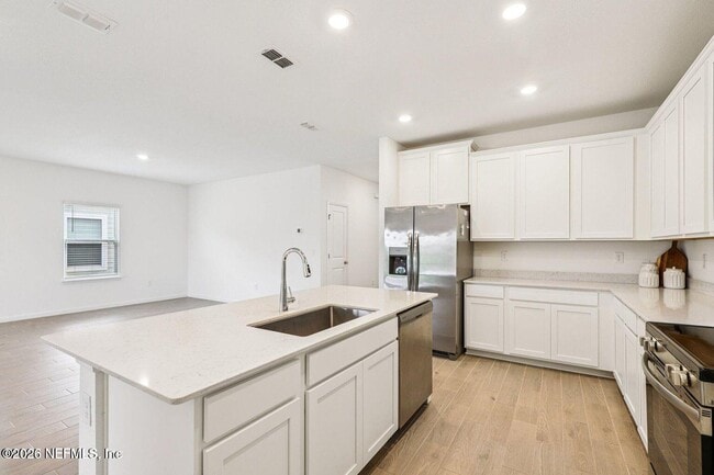 Foto del edificio - 2630 Seasons Rd