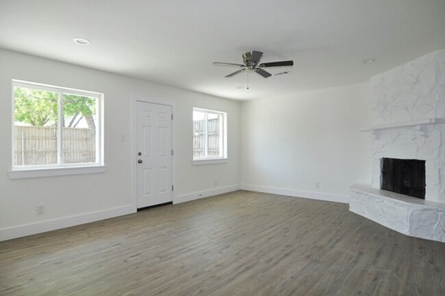 Building Photo - 2234 Candleberry Dr
