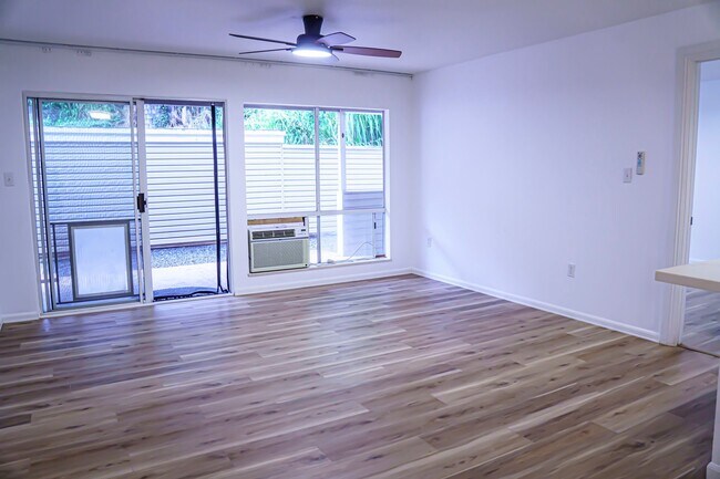 Foto del edificio - 95-270-270 Waikalani Dr