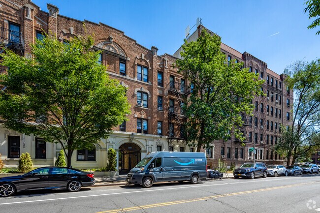 Building Photo - 2107 Bedford Ave