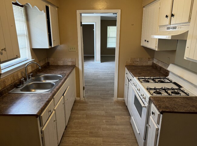Foto del edificio - 940 Pebblebrook Dr