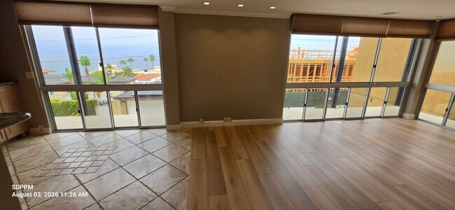 Foto del edificio - LA JOLLA VILLAGE - Park Prospect - Nice 2 Bedroom / 2 Bath Condo 1st Floor with Views!  AVAILABLE...