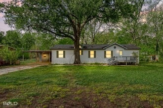 Building Photo - 2834 Lakeview Rd