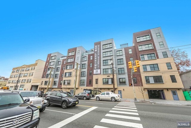 Foto principal - 3445 John F. Kennedy Blvd