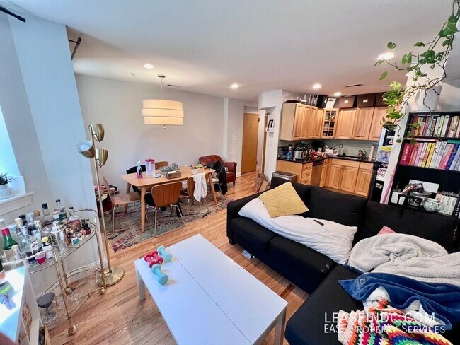 Foto del edificio - 1417 Chapin St NW
