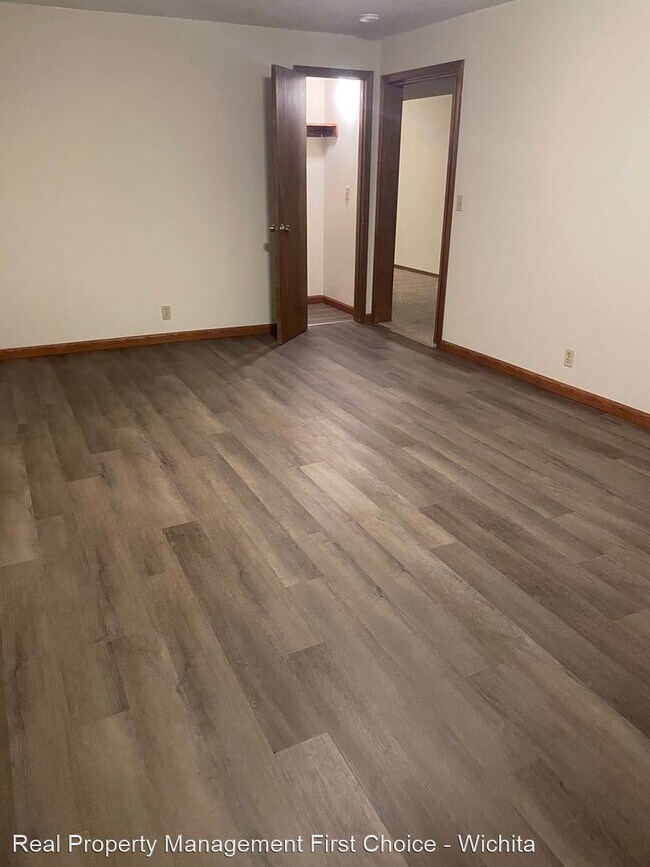 Building Photo - 2 br, 1.5 bath House - 1620 S Longford #506