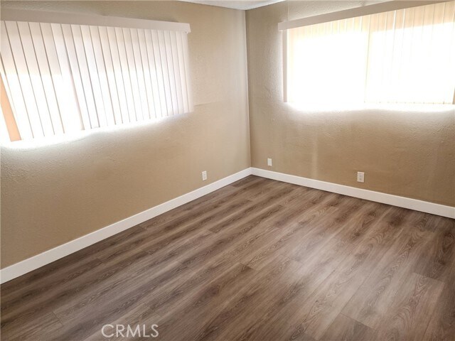 Foto del edificio - 1962 S Park Ave