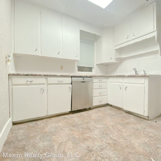 Building Photo - 3 br, 1 bath House - 4625 N 42 ST