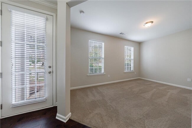 Foto del edificio - 5830 Broadway Ln
