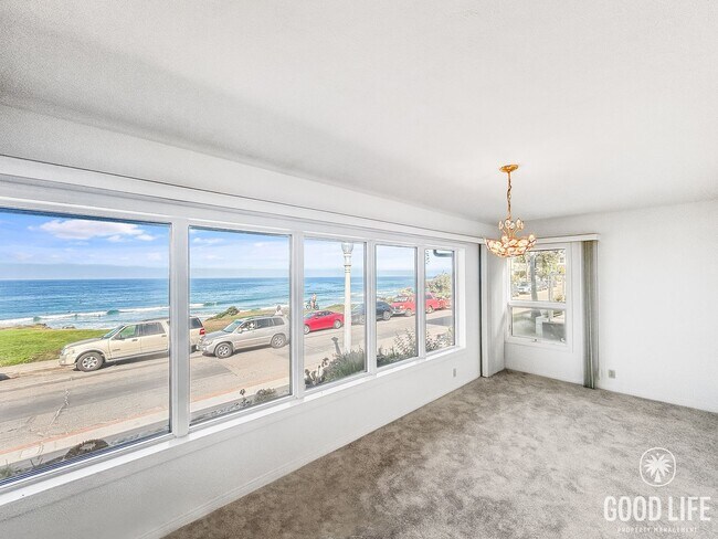 Foto del edificio - Beautiful 2B 2BA Home Steps From the Ocean!