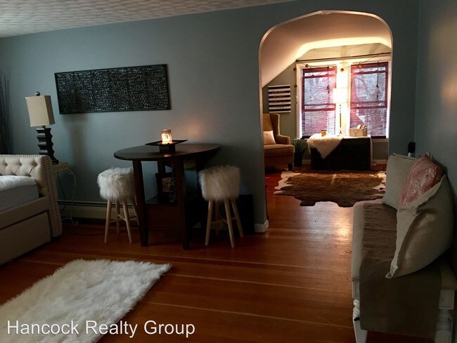 Foto del edificio - 1 br, 1 bath Apartment - 8 Underwood Street
