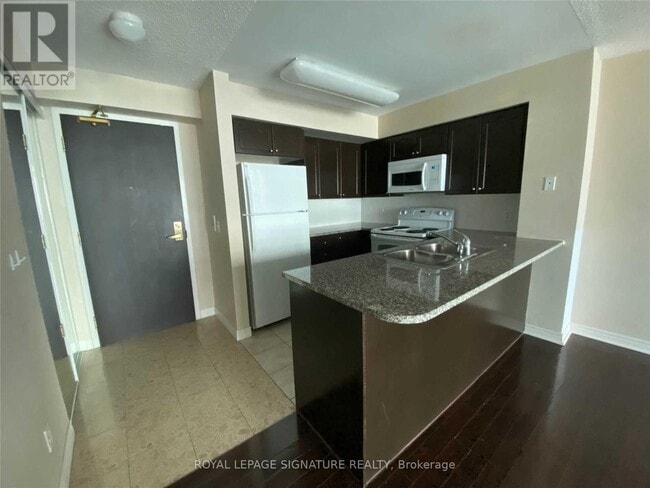 Building Photo - 51 Lower Simcoe St
