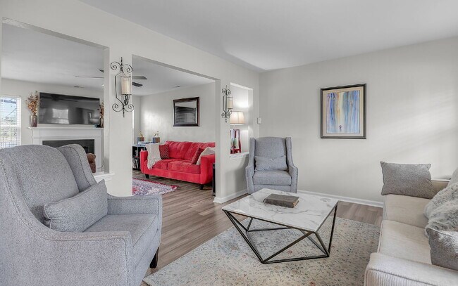 Building Photo - Waterfront Rental