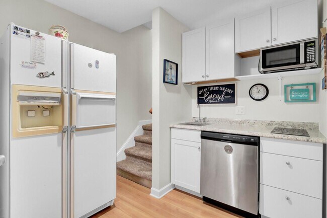 Foto del edificio - 1428 Bloomingdale Ln