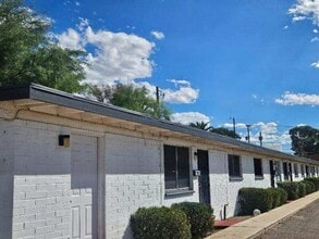 Building Photo - 4225 E Lee St