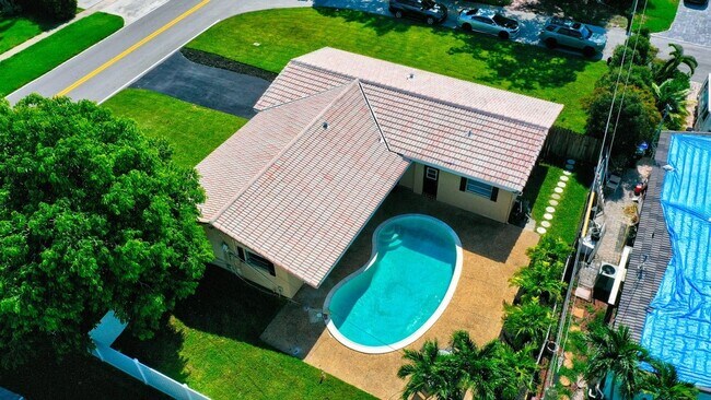 Foto del edificio - 2320 NE 28th St