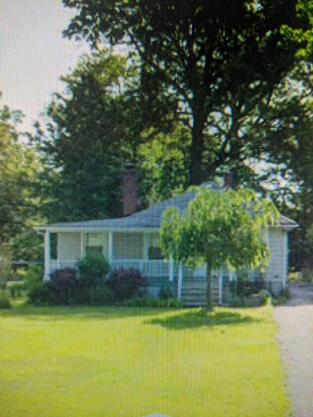 Primary Photo - 401 E 266th St