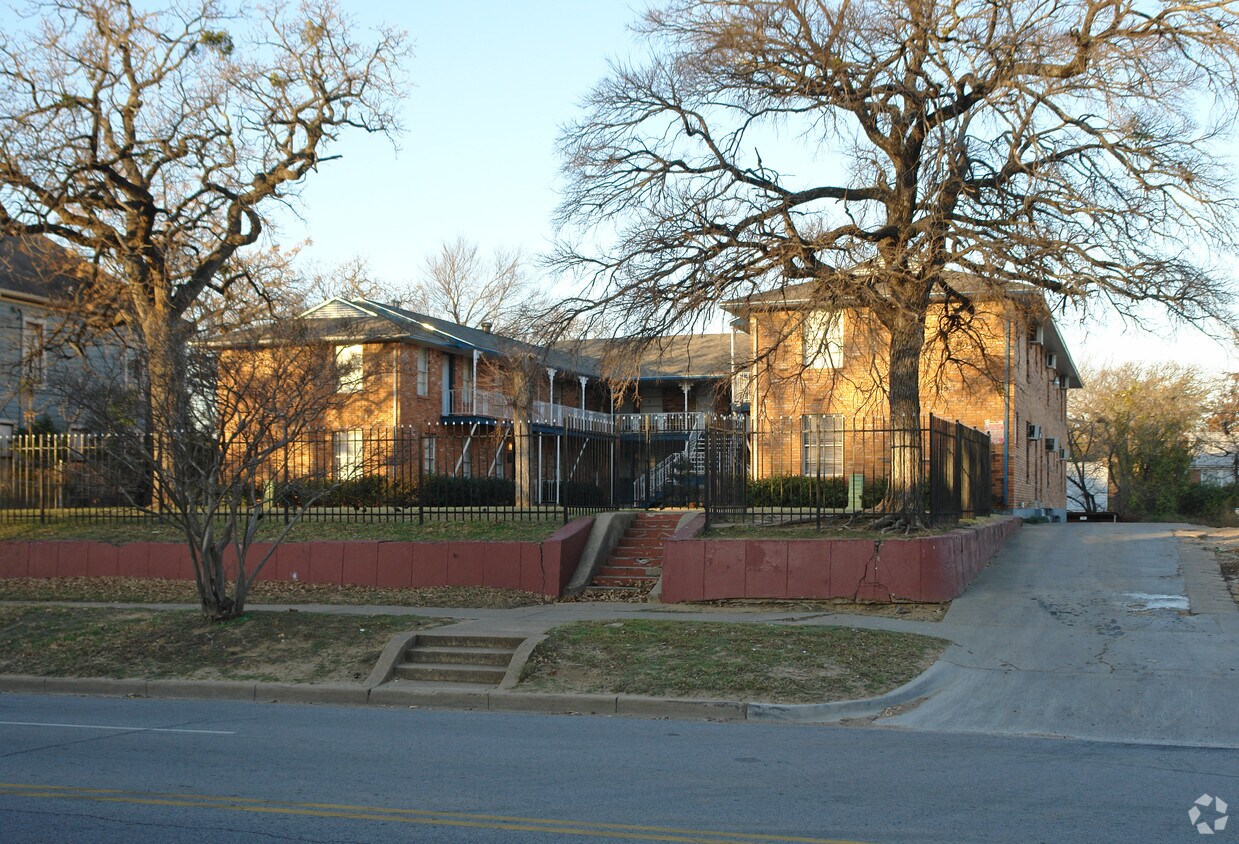 Primary Photo - 707-711 N Marsalis Ave