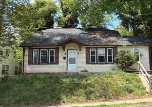 Building Photo - 2304 Montrose Ave