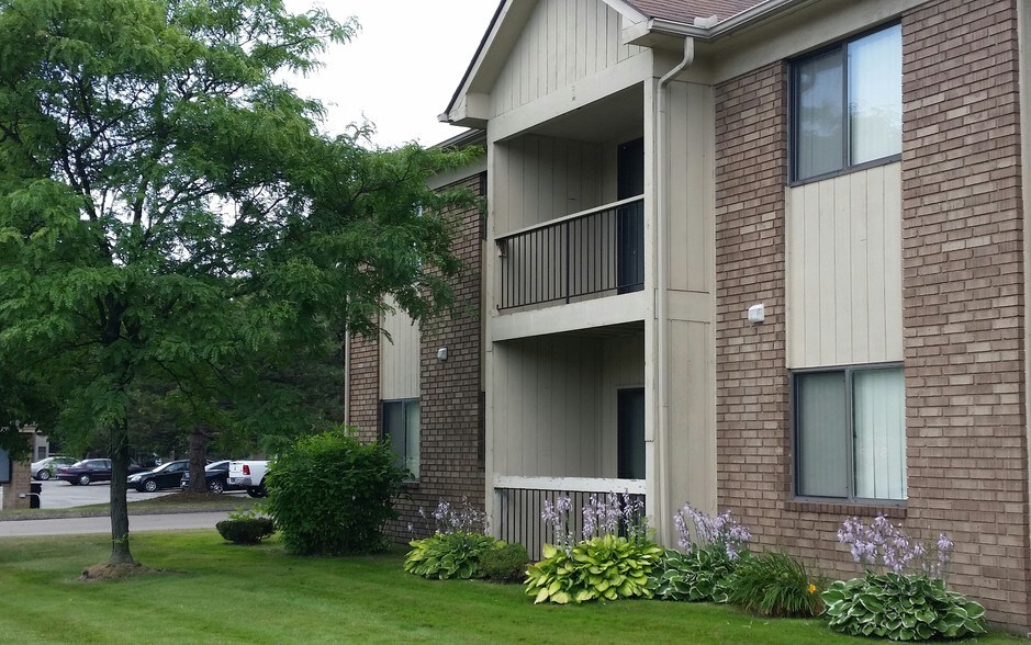 Sandhurst Apartments Rentals Roseville, MI