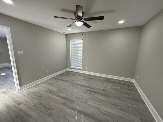 Foto del edificio - 9707 Richmond Ave