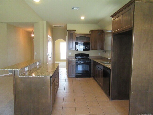 Foto del edificio - 4 Bed | 2 Bath in Owasso!